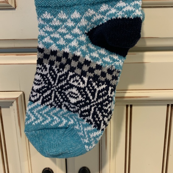 Soulmate, crew socks, size small fits women’s 6/8men’s 5/7 new snowfall print - Picture 2 of 5